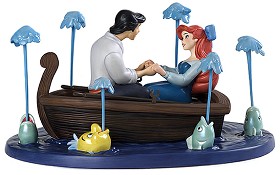 WDCC Disney Classics_The Little Mermaid Eric And Ariel Kiss The Girl