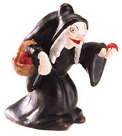 WDCC Disney Classics_Snow White Old Hag Miniature