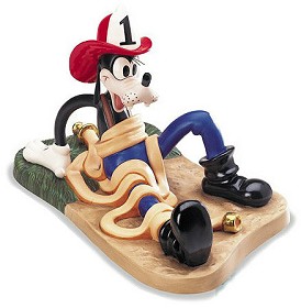 WDCC Disney Classics_Mickey's Fire Brigade  Goofy All Wrapped Up